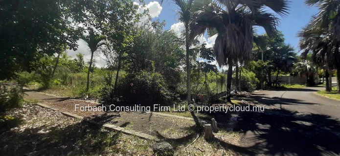 Terrain de 33 perches - Morcellement Petit Village-St Antoine