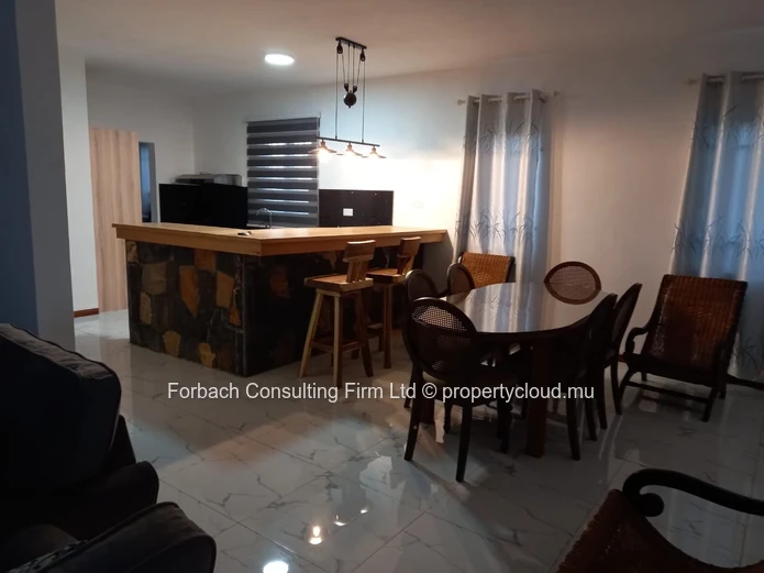 Private villa in Mon Choisy with swimming pool 