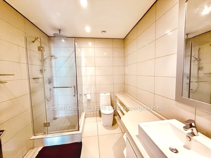 Grand Baie La Croisette- elegant apartment accessible to foreigners 