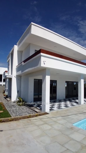 Private villa in Mon Choisy with swimming pool 