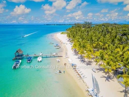 6 apartments building with office space in Trou aux Biches 