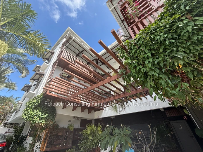 6 apartments building with office space in Trou aux Biches 